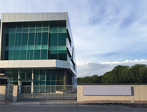 Manufacturer using the HRM.my system in Petaling Jaya